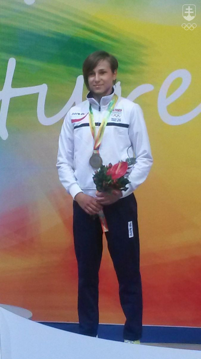 Slovenská džudistka na stupni víťazov s bronzovou medailou. FOTO: MOJMÍR GAŠKO