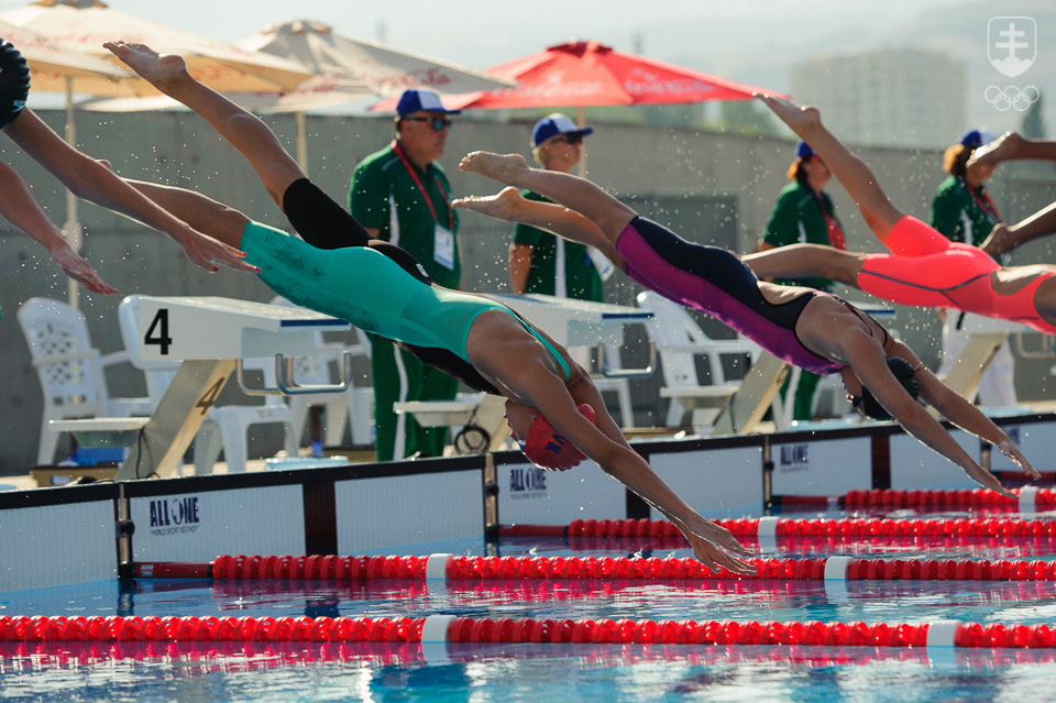 Momentka z plaveckej súťaže. FOTO: PAVOL UHRIN