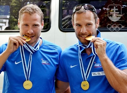 Erik Vlček a Juraj Tarr ako majstri sveta 2014 v K2 na 500 aj na 1000 m. FOTO: TASR