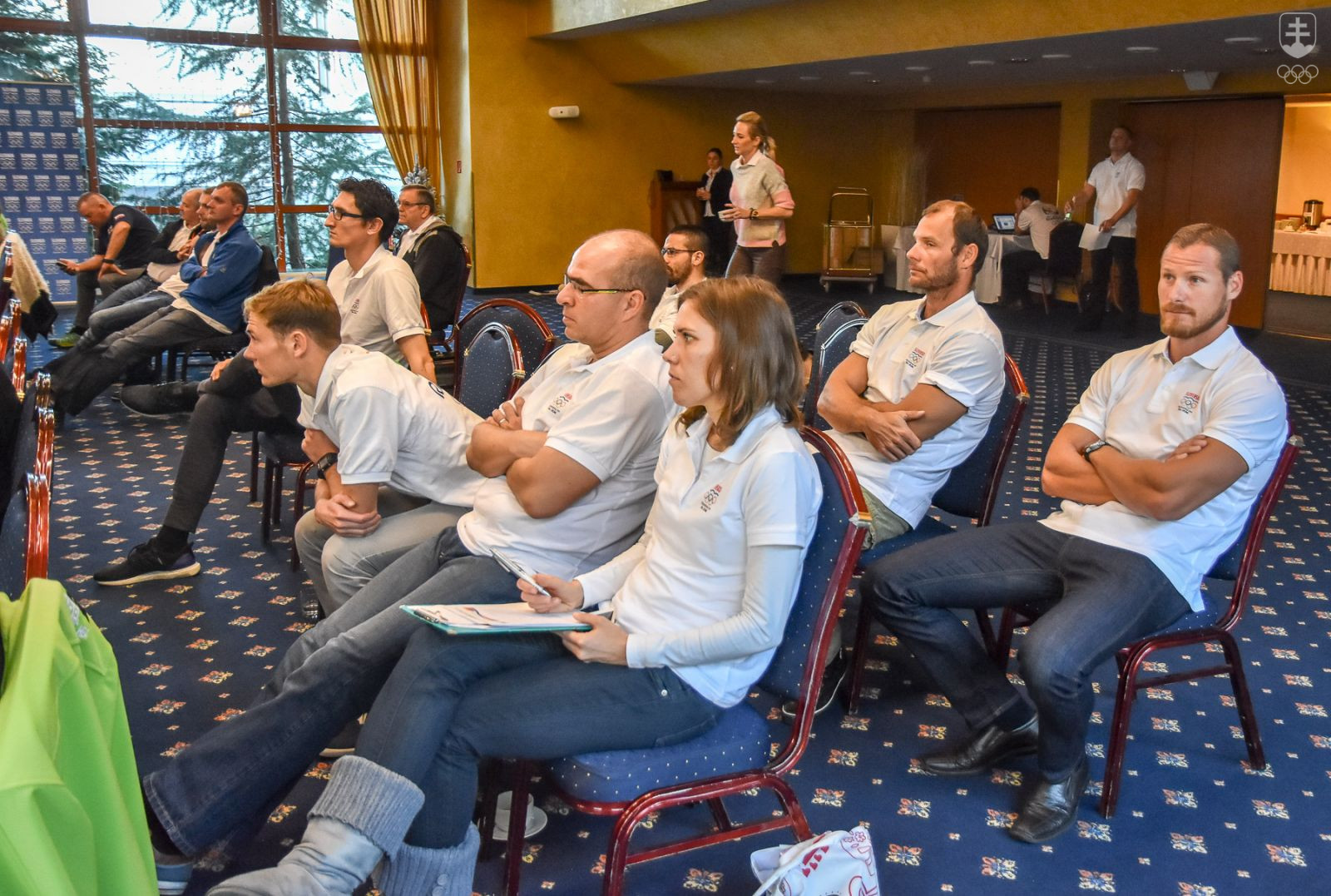 Počas druhého dňa sa na seminári zúčastnili aj mnohonásobní majstri sveta v rýchlostnej kanoistike Juraj Tarr a Erik Vlček (v zadnom rade zľava). FOTO: JÁN SÚKUP