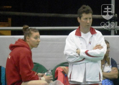 Barbora Mokošová s trénerom Martinom Zvalom počas pódiového tréningu. FOTO: ĽUBOMÍR SOUČEK