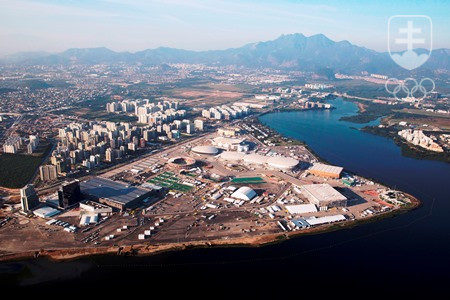 Letecký pohľad na Olympijský park v časti Barra - &quot;srdce&quot; OH 2016. FOTO: TASR/AP