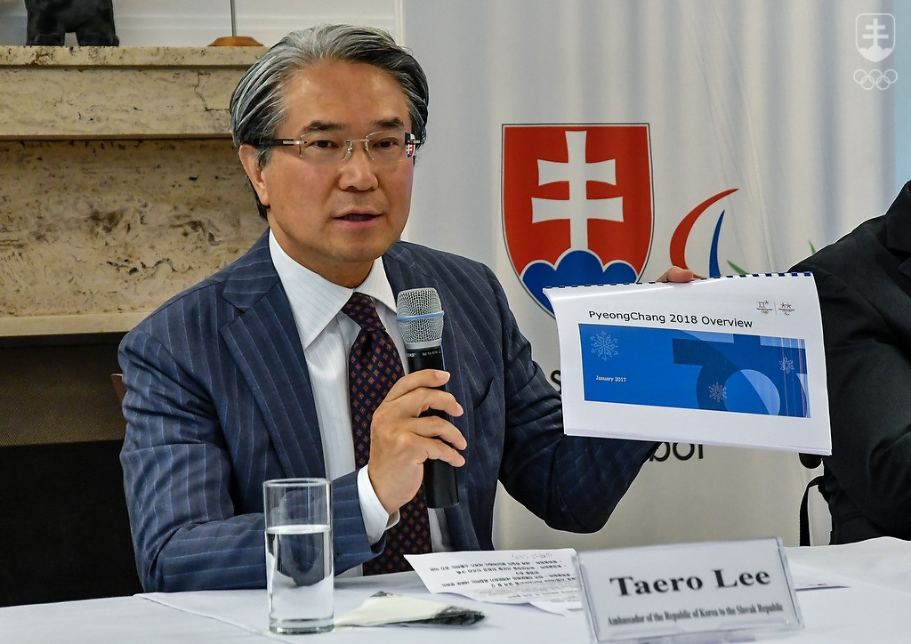 Veľvyslanec Taero Li stručne predstavil ambície ZOH v Pjongčangu. FOTO: JÁN SÚKUP