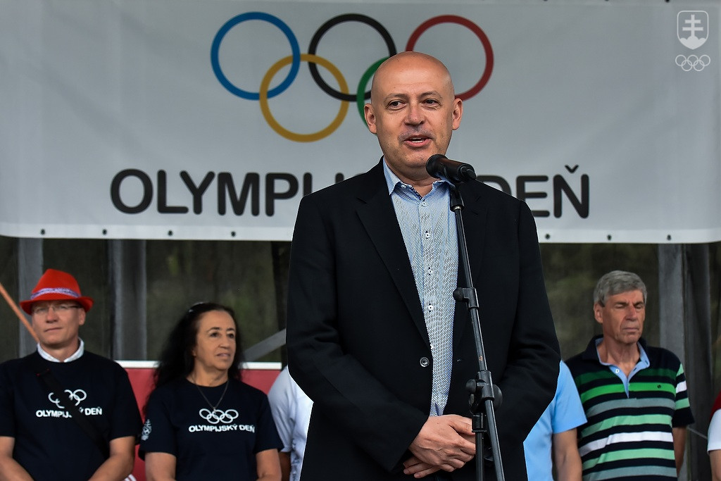 Olympijský deň v Banskej Bystrici otvoril prezident SOV Anton Siekel. FOTO: JÁN SÚKUP