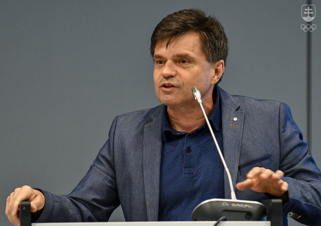 V diskusii krátko vystúpil aj minister školstva, vedy, výskumu a športu SR Peter Plavčan. FOTO: JÁN SÚKUP