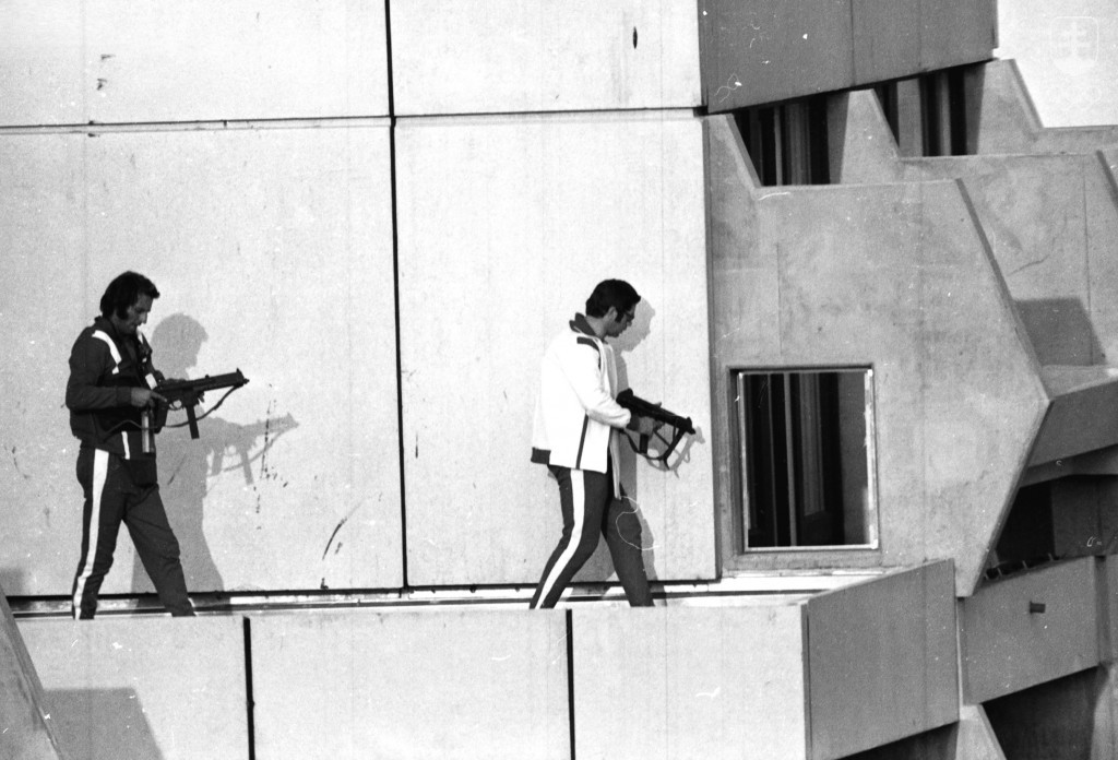 Fotografie palestínskych teroristov v mníchovskej Olympijskej dediny obleteli v septembri 1972 celý svet. FOTO: ARCHÍV MOV