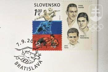 Poštová športová známka česko-slovenskej vzájomnosti, venovaná Andrejovi Kvašňákovi, Václavovi Nedomanskému a Júliusovi Tormovi, aj s kupónom.