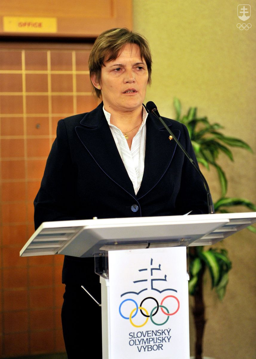 Mária Jasenčáková pred niekoľkými rokmi pri vystúpení na valnom zhromaždení SOV ako šéfka dozornej ardy SOV. FOTO: JÁN SÚKUP