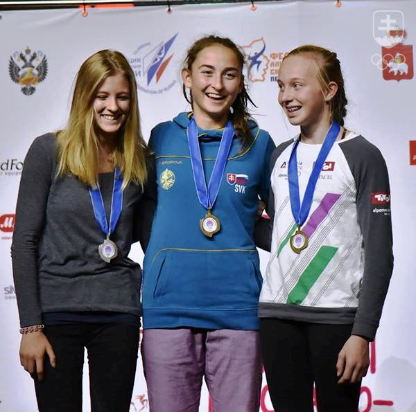 Majsterka Európy mládeže v olympijskom formáte combined Vanda Michalková v strede. FOTO: ANNA MICHALKOVÁ