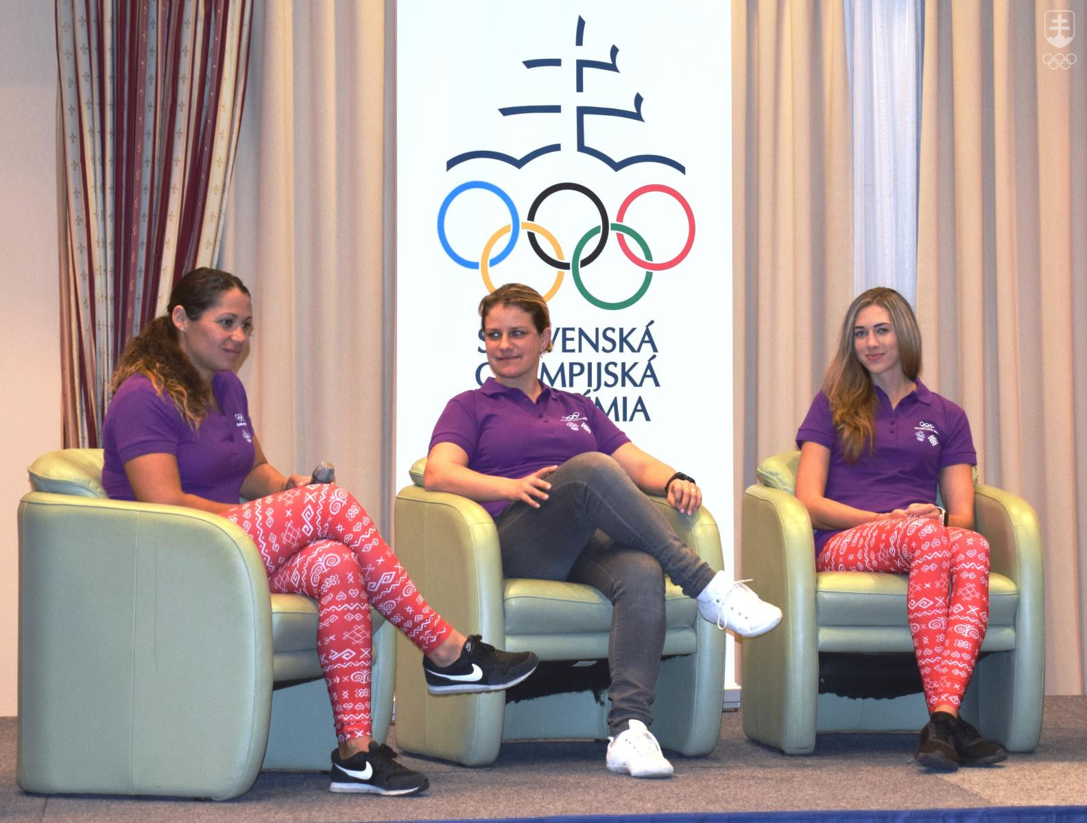 Tri olympioničky počas besedy - Martina Gogolová-Kohlová, Zuzana Rehák Štefečeková a Alexandra Longová. FOTO: RADMILA HAJDÚKOVÁ