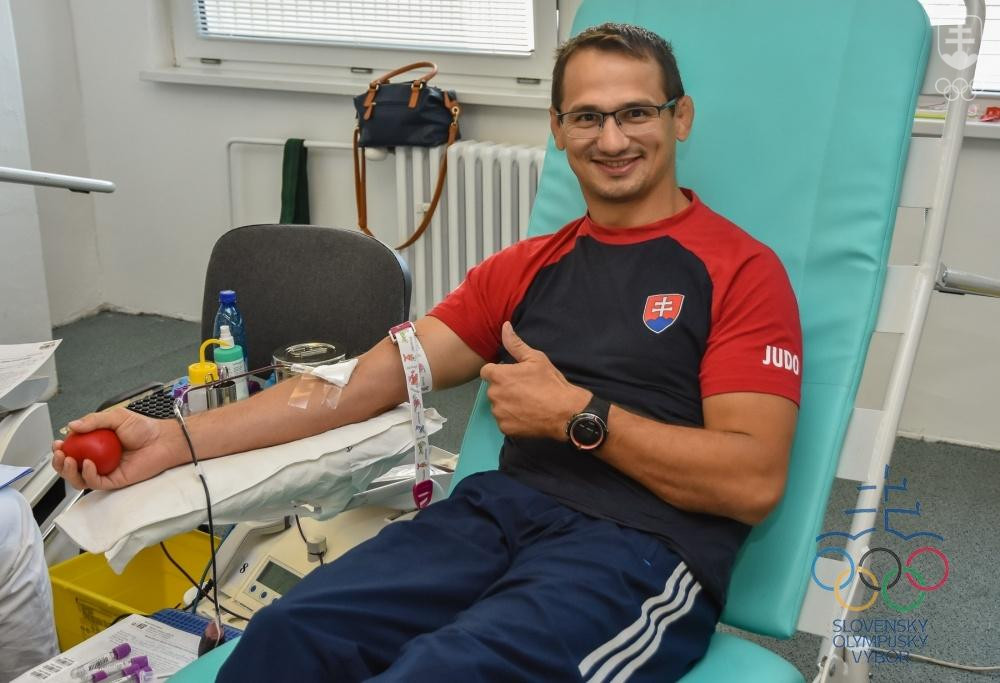  Olympionici vyzývajú darovať krv. V septembri sa uskutoční druhý ročník „Olympijskej kvapky krvi“
