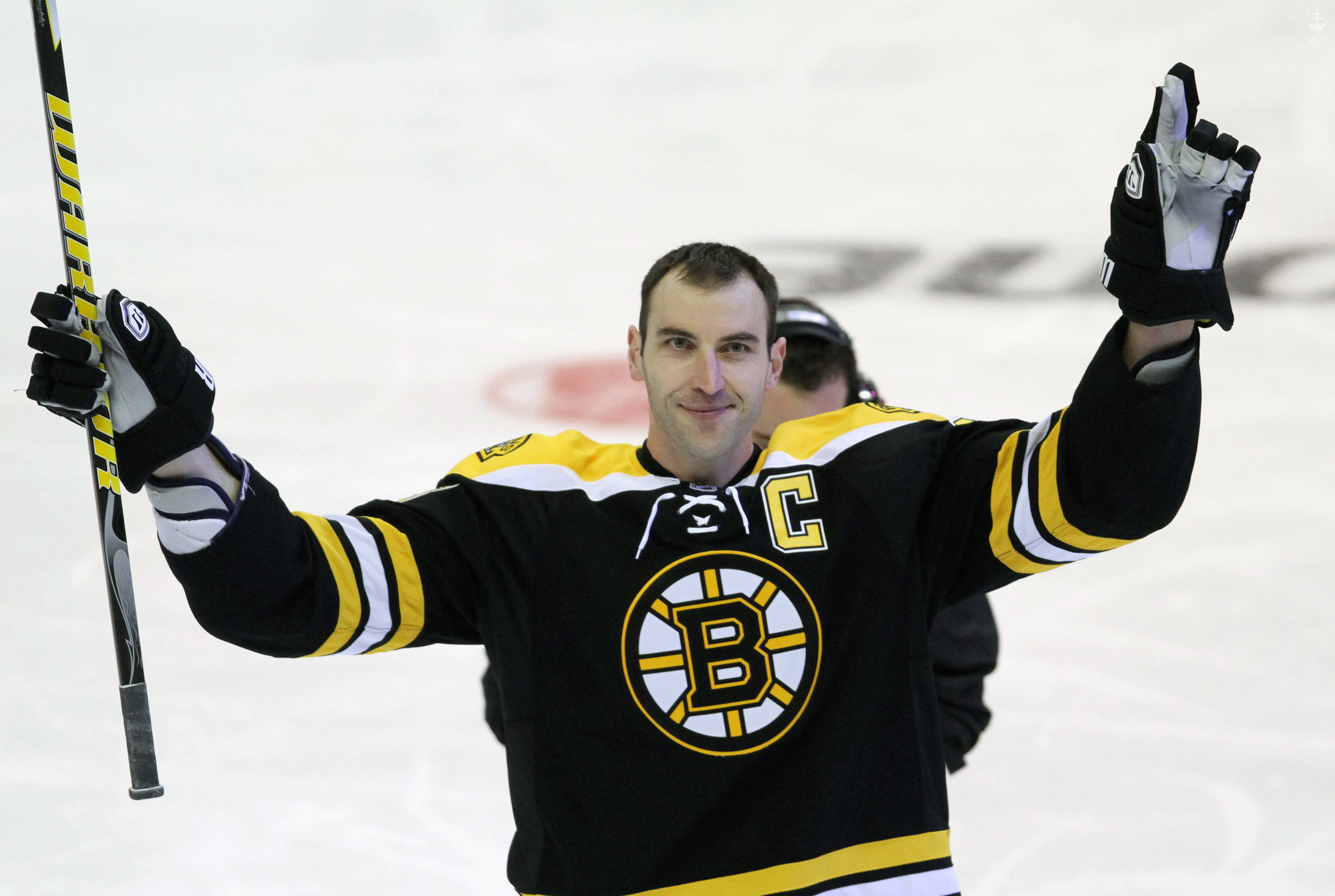 Slovenský obranca Zdeno Chára z Bostonu Bruins stal už piatykrát v rade najtvrdším strelcom zámorskej hokejovej NHL počas súťaží zručností v rámci exhibičného víkendu All Stars 2012.
