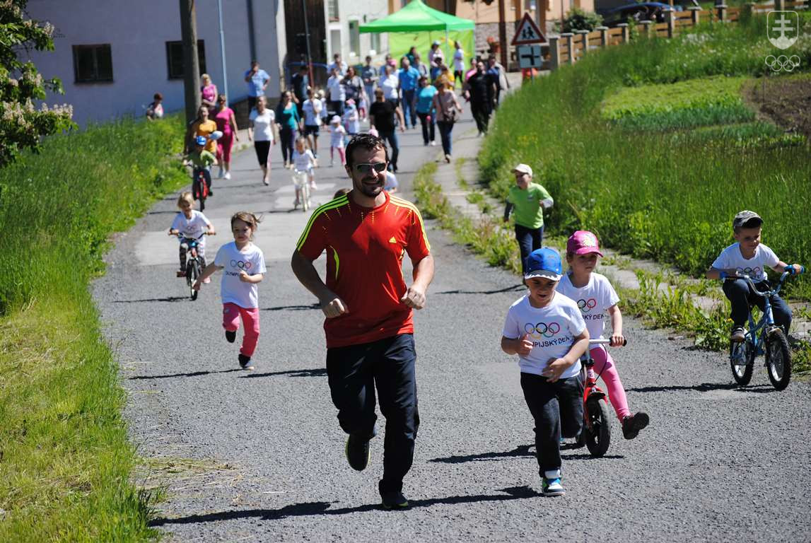 Najčastejšiu aktivitu v rámci osláv Olympijského dňa predstavuje beh, niektoré deti však uprednostňujú jazdu na bicykli.