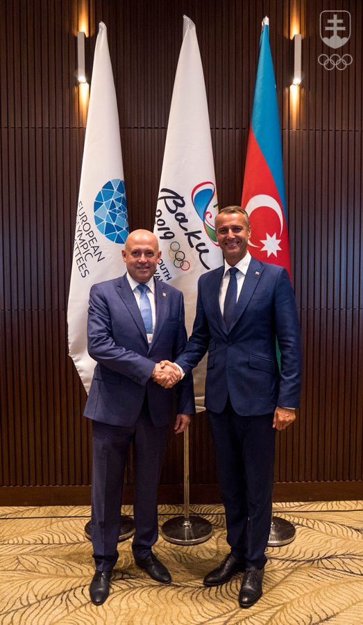Vicepremiér Richard Raši v Baku spoločne s prezidentom SOŠV Antonom Siekelom.