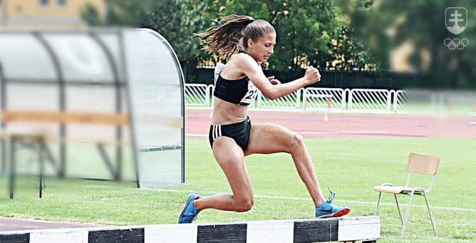 Lucia Šišoláková bude Slovensko reprezentovať v disciplíne 2000 m prekážky.