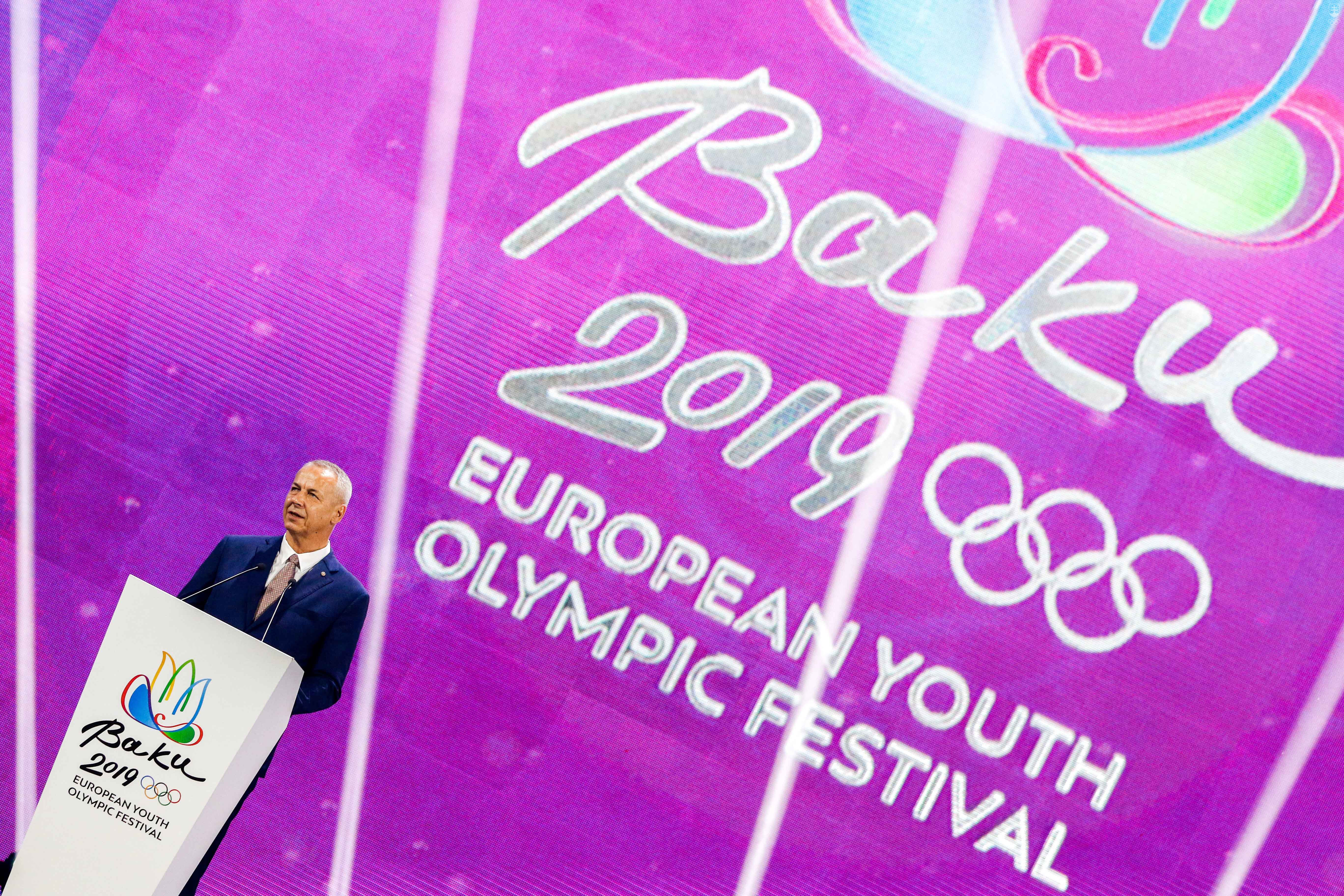 Primátor Banskej Bystrice, hostiteľského mesta XVI. letného EYOF 2021, Ján Nosko pri slávnostnom príhovore pri príležitosti prevzatia vlajky Európskych olympijských výborov.