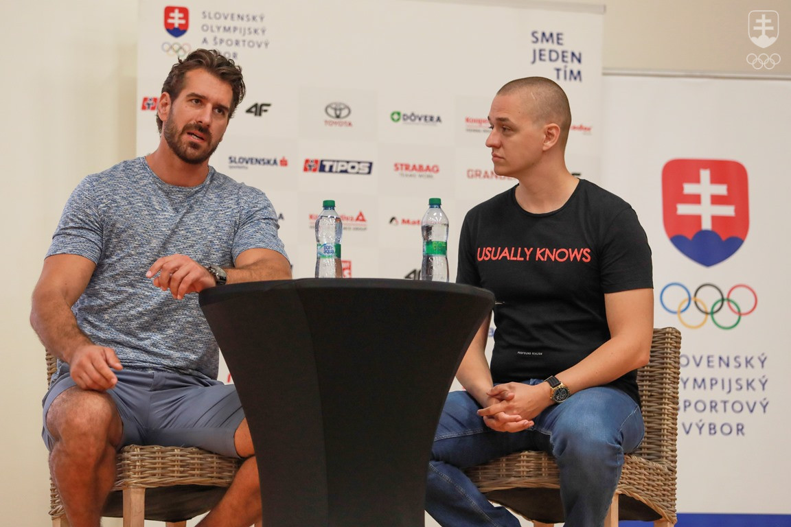 Borisa Valábika (vľavo) zlákala na JOT Games Slovenská sporiteľňa, ktorá je Hlavným partnerom SOŠV a Slovenského olympijského tímu.
