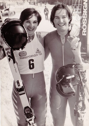 Janka Gantnerová-Šoltýsová (vľavo) sa spoločne s kolegyňou z reprezentačného tímu ČSSR Olgou Charvátovou zaradila do absolútnej svetovej zjazdárskej špičky.