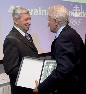 V roku 2012 odovzdal prezident SOV František Chmelár Ladislavovi Šestákovi najvyššie slovenské ocenenie fair play - Cenu Jána Popluhára.