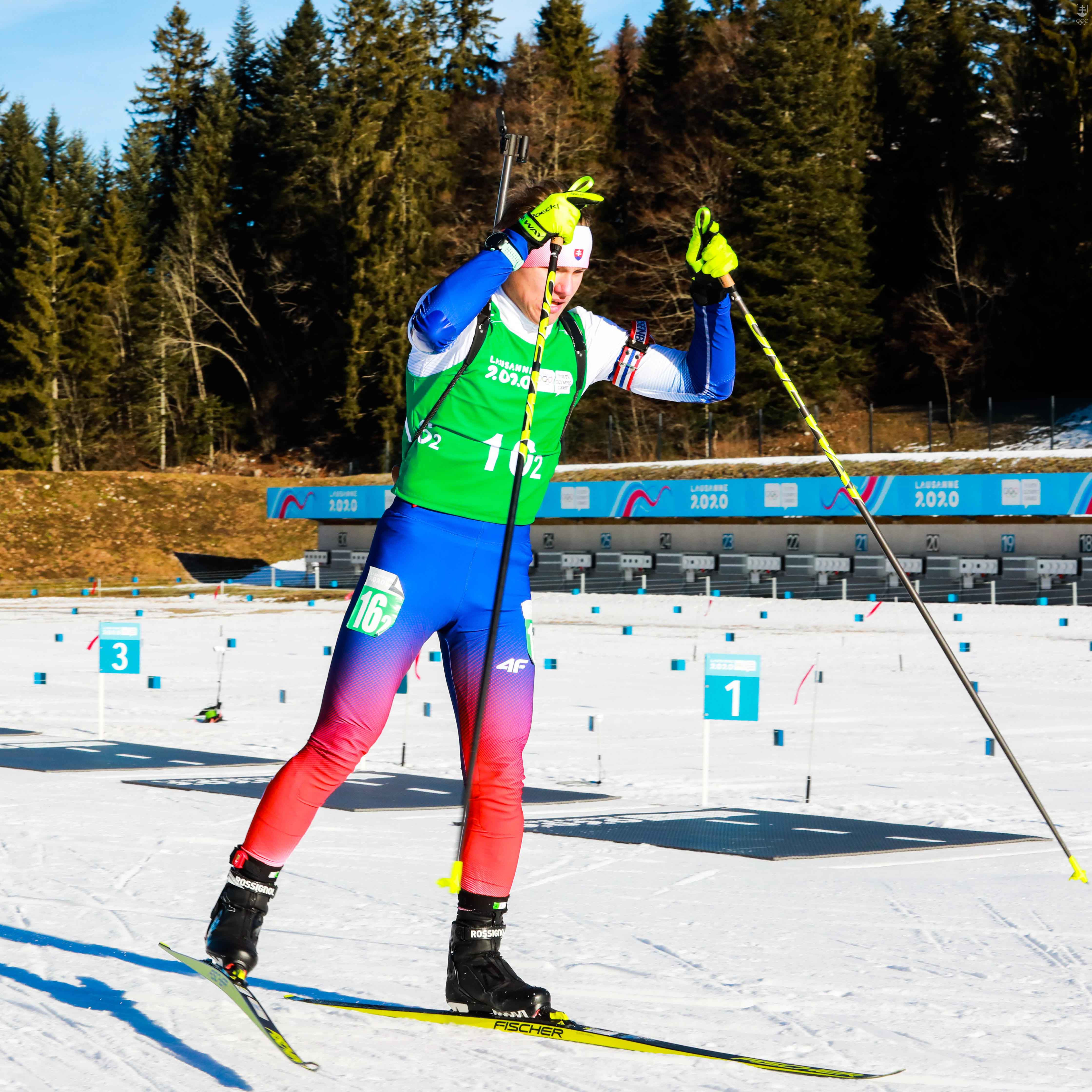 Biatlonista Matej Badáň na III. zimných olympijských hrách mládeže v Lausanne 2020. 