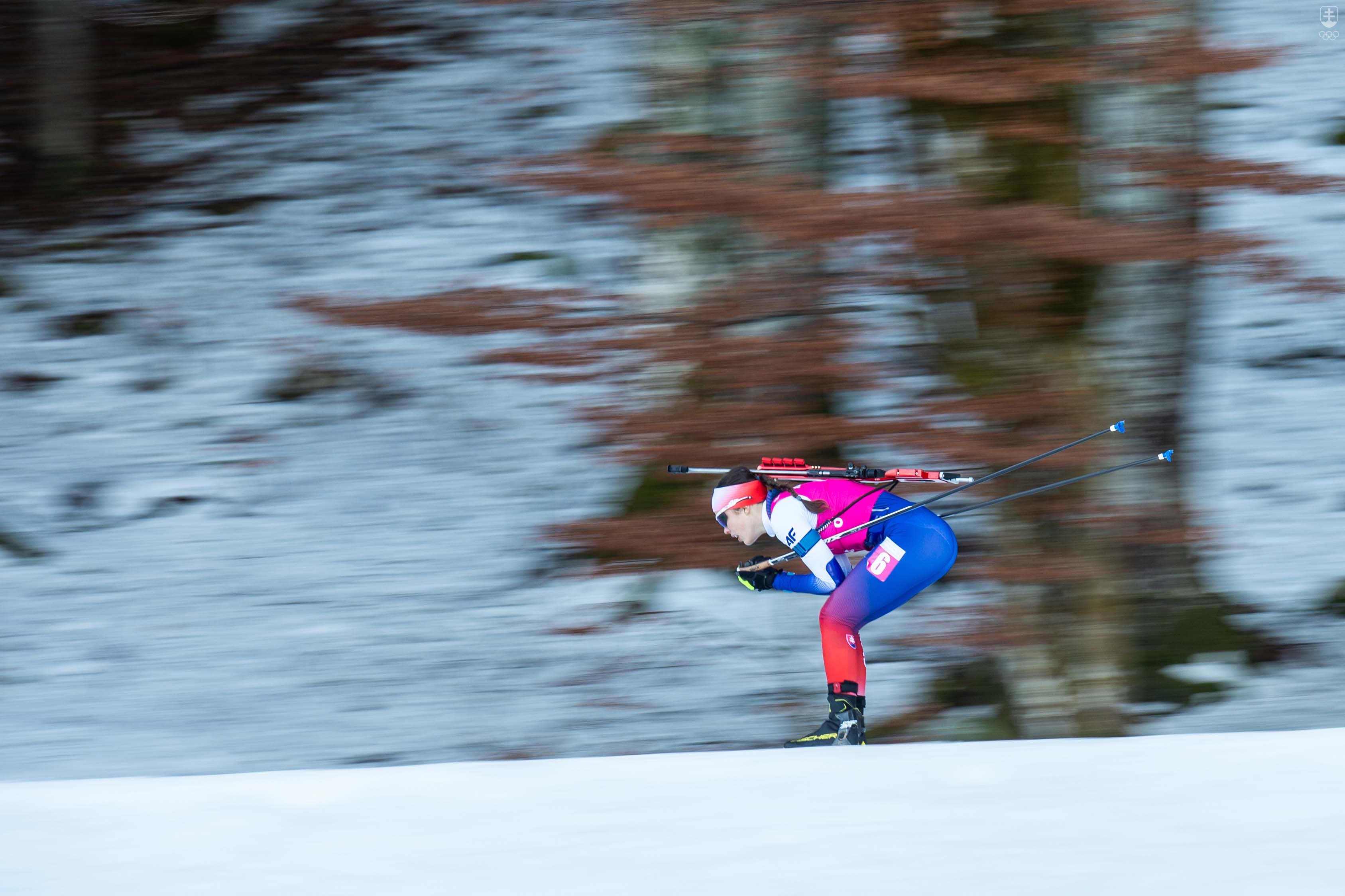 V Lausanne má Slovensko šiestich biatlonistov. Na snímke Ema Kapustová počas individuálnych pretekov na 10 km. 