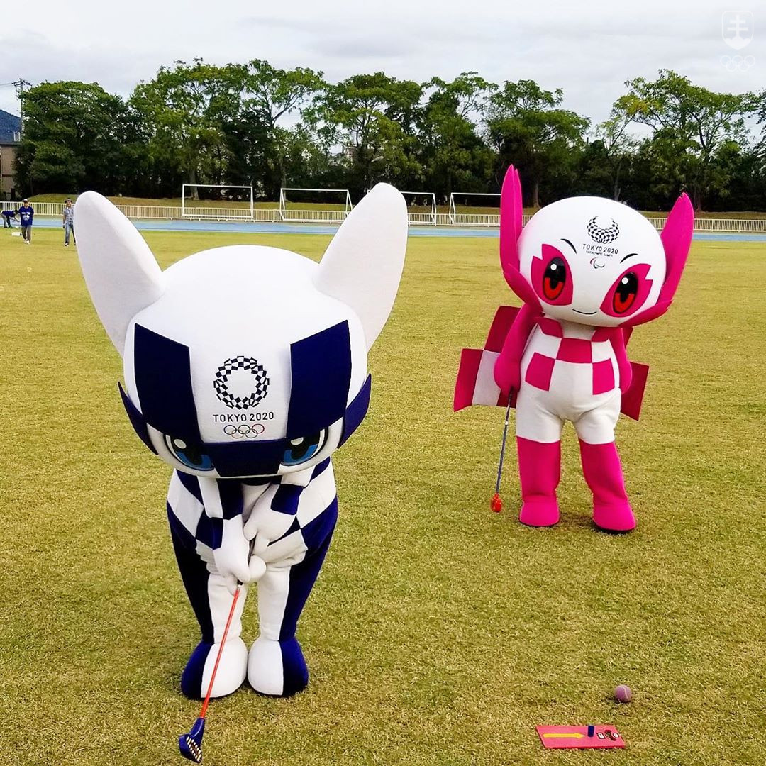 Miraitowa a Someity skúšajú olympijské športy.