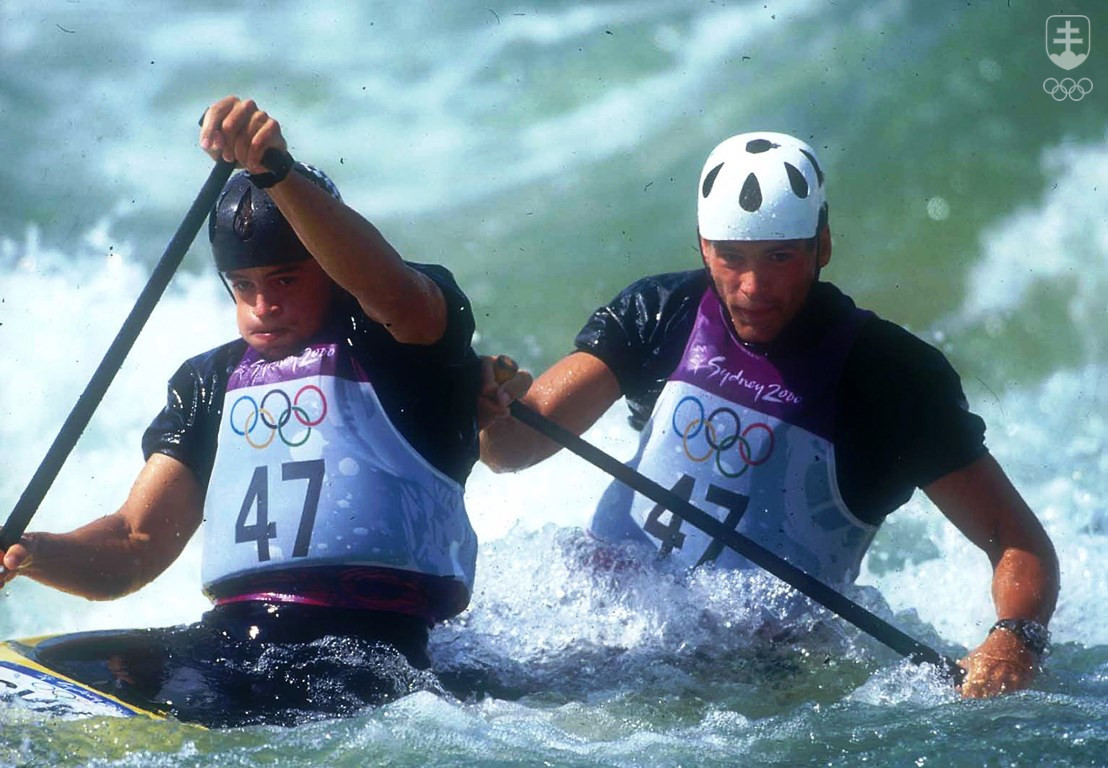 Pavol a Peter Hochschornerovci na ceste k prvému z troch svojich olympijských víťazstiev.