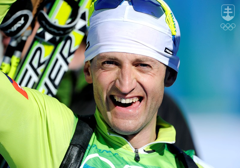 Radosť Pavla Hurajt z bronzu, ktorý na ZOH 2010 vo Vancouvri získal v pretekoch s hromadným štartom na 15 km. Je možné, že po dodatočnej diskvalifikácii pôvodne víťazného Usťugova sa posunie na striebornú pozíciu.