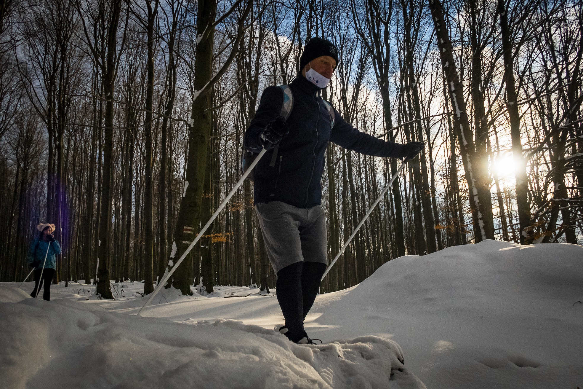 "Bežecké lyžovanie je momentálnej situácii jeden z veľmi mála zimných športov, ktoré sa dajú vykonávať s úsmevom na tvári a bez veľkého ohrozenia zdravia”, hovorí tréner a bývalý reprezentant Štefan Oravec