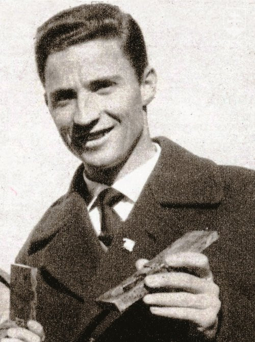 Karol Divín so striebornou olympijskou medailou zo Squaw Valley 1960.