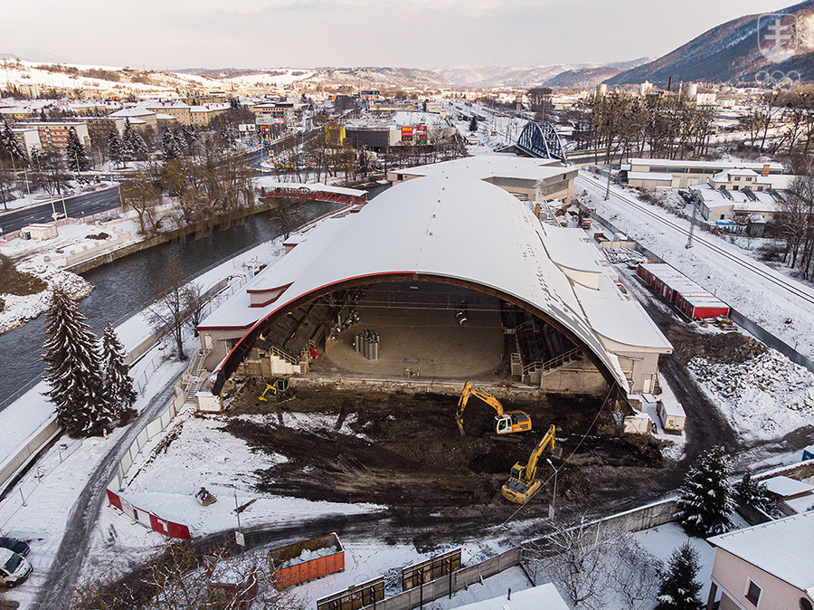 Rekonštrukcia zimného štadióna v Banskej Bystrici je v plnom prúde. 