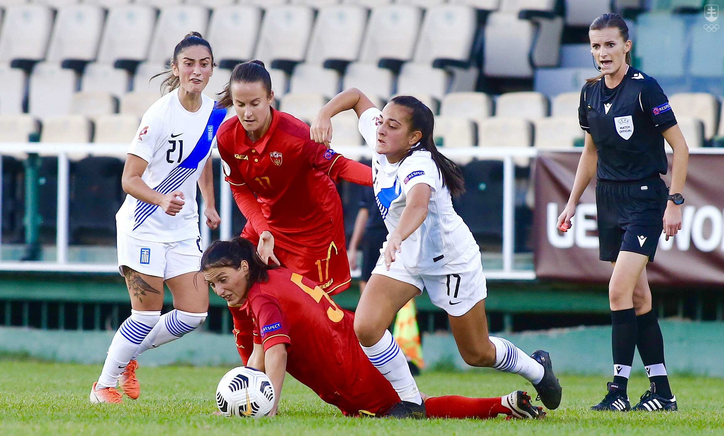Miriama Matulová v akcii počas kvalifikačného zápasu žien o postup na Euro 2022 Grécko - Čierna Hora v Aténach. 