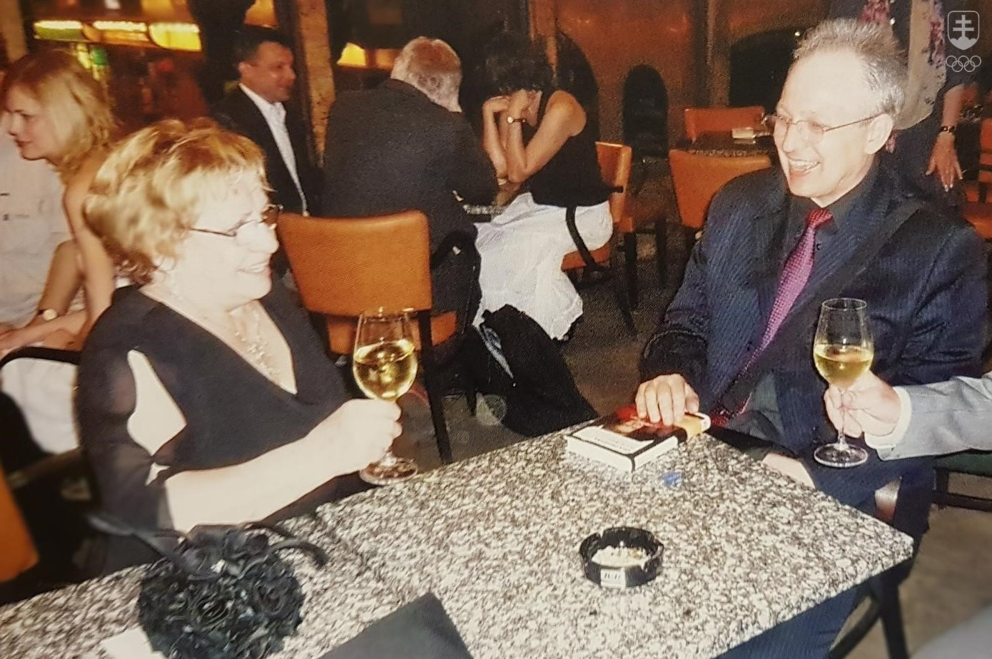 Ľubomír Souček s Věrou Čáslavskou po pražskej premiére filmu o nej s názvom Věra´68. Vtedy oslavovala sedemdesiatku.