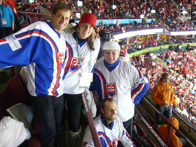 Na ZOH 2010 vo Vancouvri v hľadisku na hokeji spoločne s Veronikou Zuzulovou a s biatlonistami Pavlom Hurajtom a Miroslavom Matiaškom.