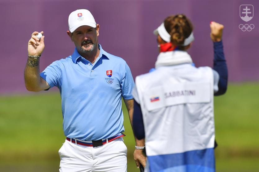 Radosť Roryho Sabbatiniho, ktorý v olympijskom golfovom turnaji skončil druhý a postaral sa nečakane o tretiu slovenskú medailu v Tokiu.