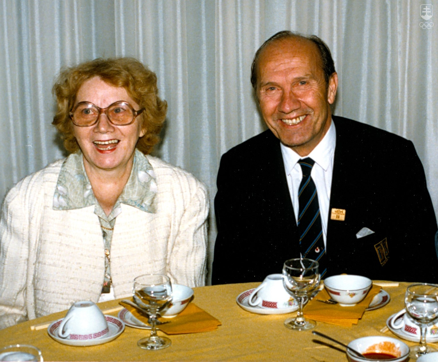 Manželia Mrázovci na kongrese FIS vo Vancouvri v roku 1985.