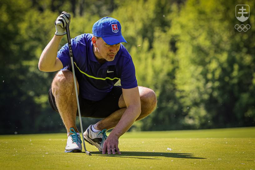Aj prezident Slovenského zväzu ľadového hokeja a generálny manažér nášho reprezentačného tímu Miroslav Šatan si golf zahrá rád.