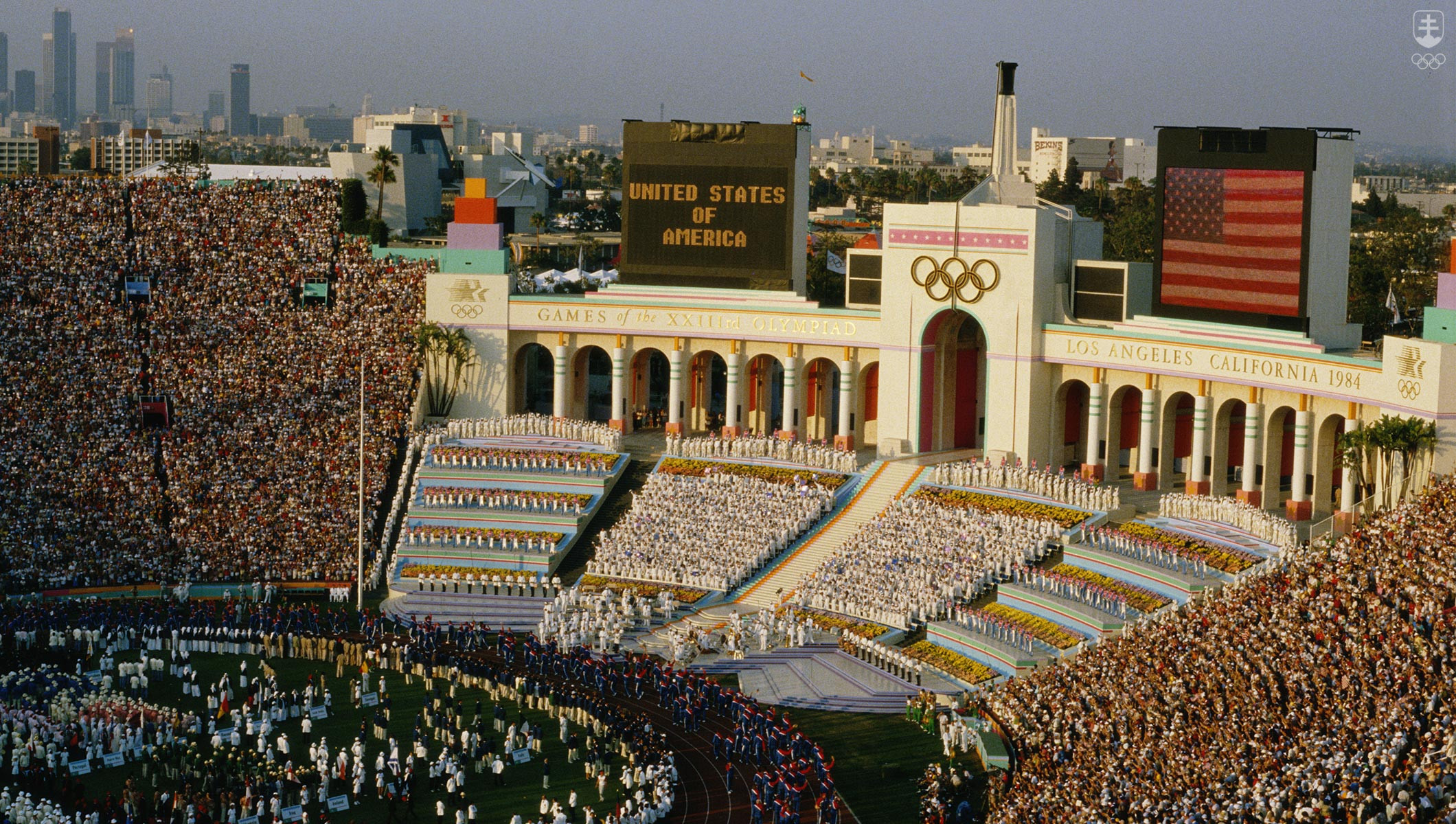 Ikonický štadión Memorial Coliseum v Los Angeles bude po OH 1932 a 1984 využití aj v rámci OH 2028.