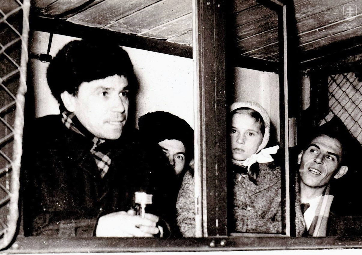 Takto kedysi Gabo Zelenay reportoval ligové hokejové zápasy Slovana zo staručkého bratislavského "zimáku".