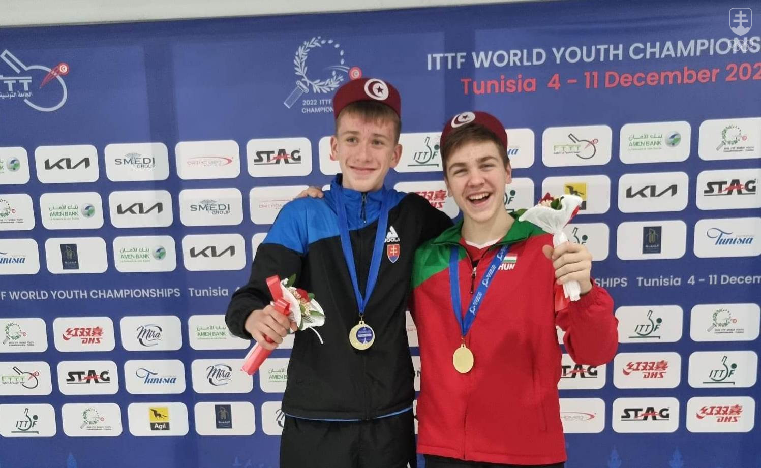 Samuel Arpáš (vľavo) si na svetovom šampionáte mládeže v tuniskom Radese vybojoval titul vo štvorhre kadetov po boku Maďara Balázsa Leia.