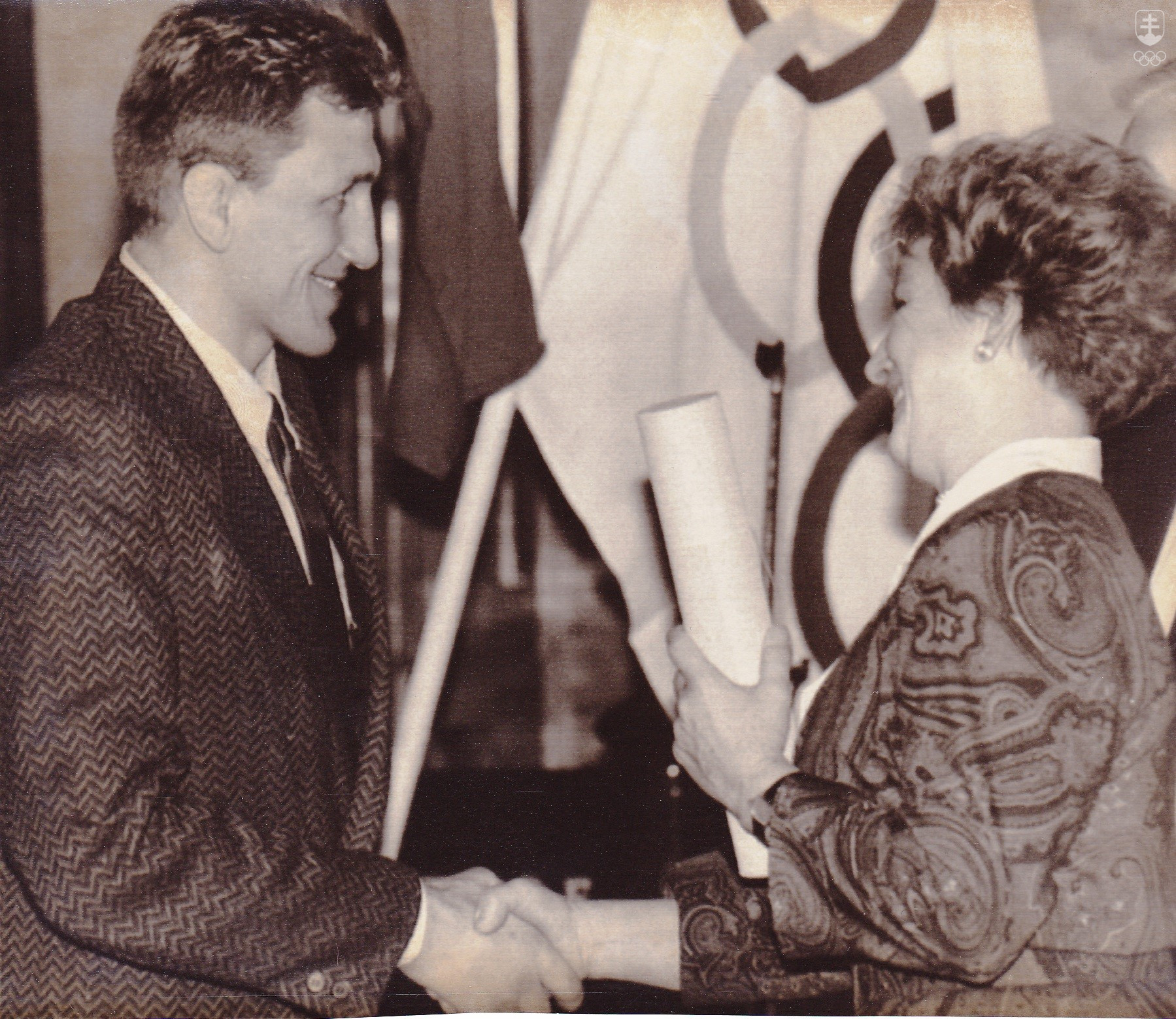 V roku 1991 dostal Jozef Lohyňa hlavnú Cenu fair play Československého olympijského výboru. Odovzdala mu ju vtedajšia predsedníčka ČSOV, sedemnásobná olympijská víťazka v športovej gymnastike Věra Čáslavská.