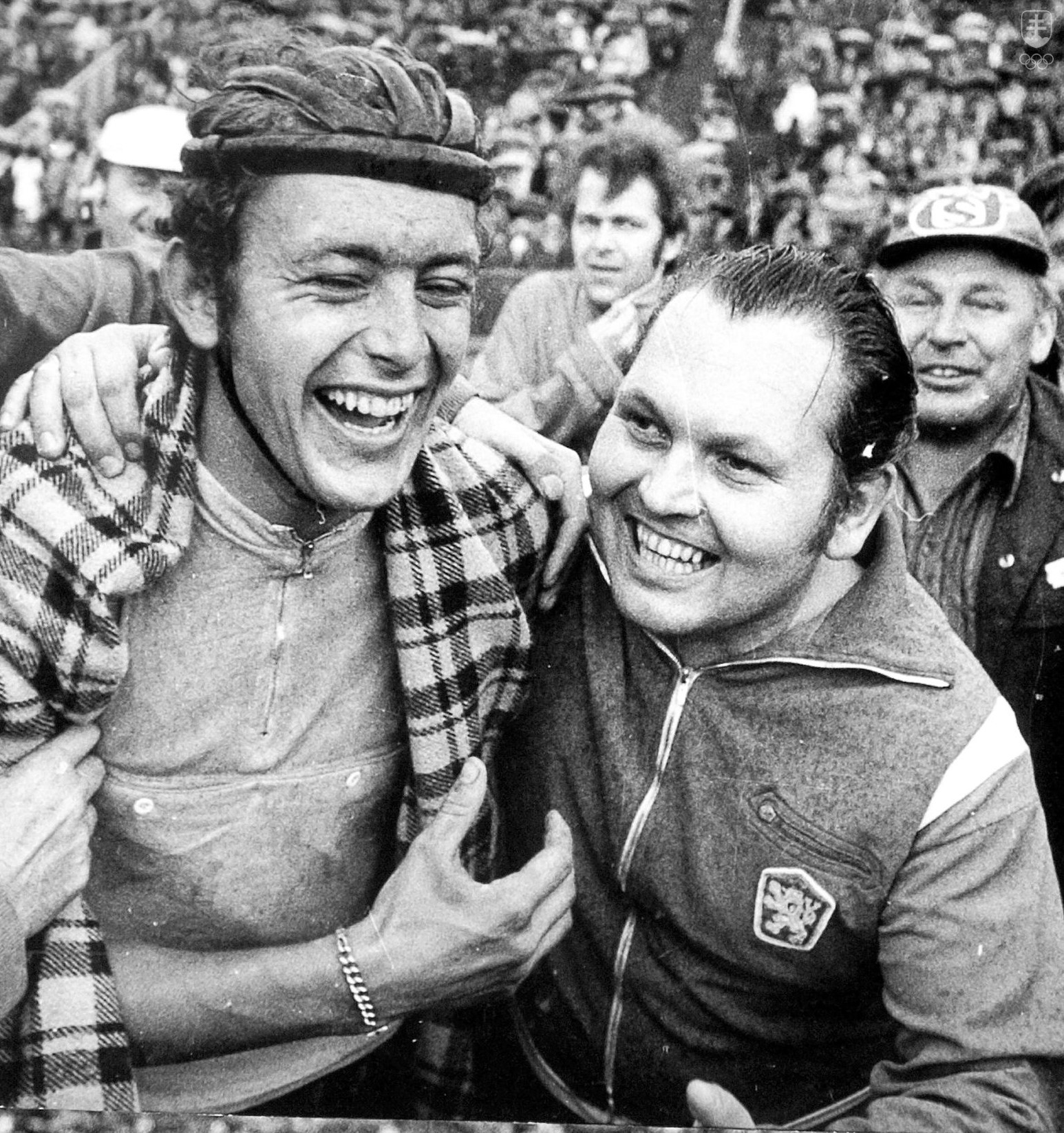 Víťazná radosť Vlastimila Moravca a trénera Kamila Haťapku po triumfe v PM 1972.