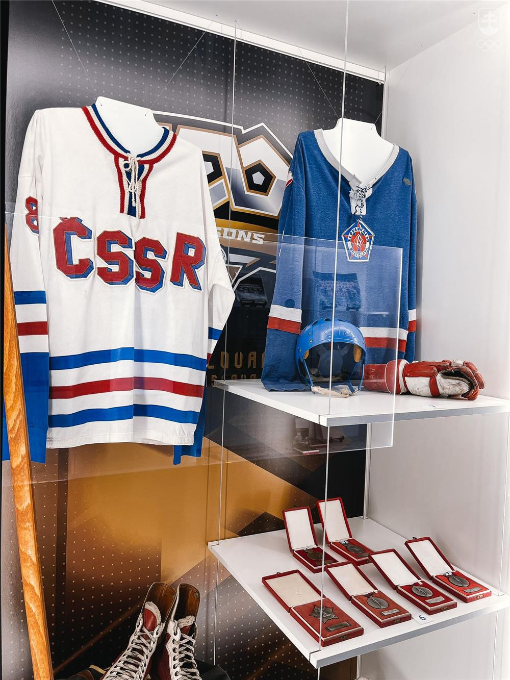 Časť významných hokejových artefaktov, vystavených v múzeu počas vlaňajšej príležitostnej výstavy „Hokej menom Slovan“.