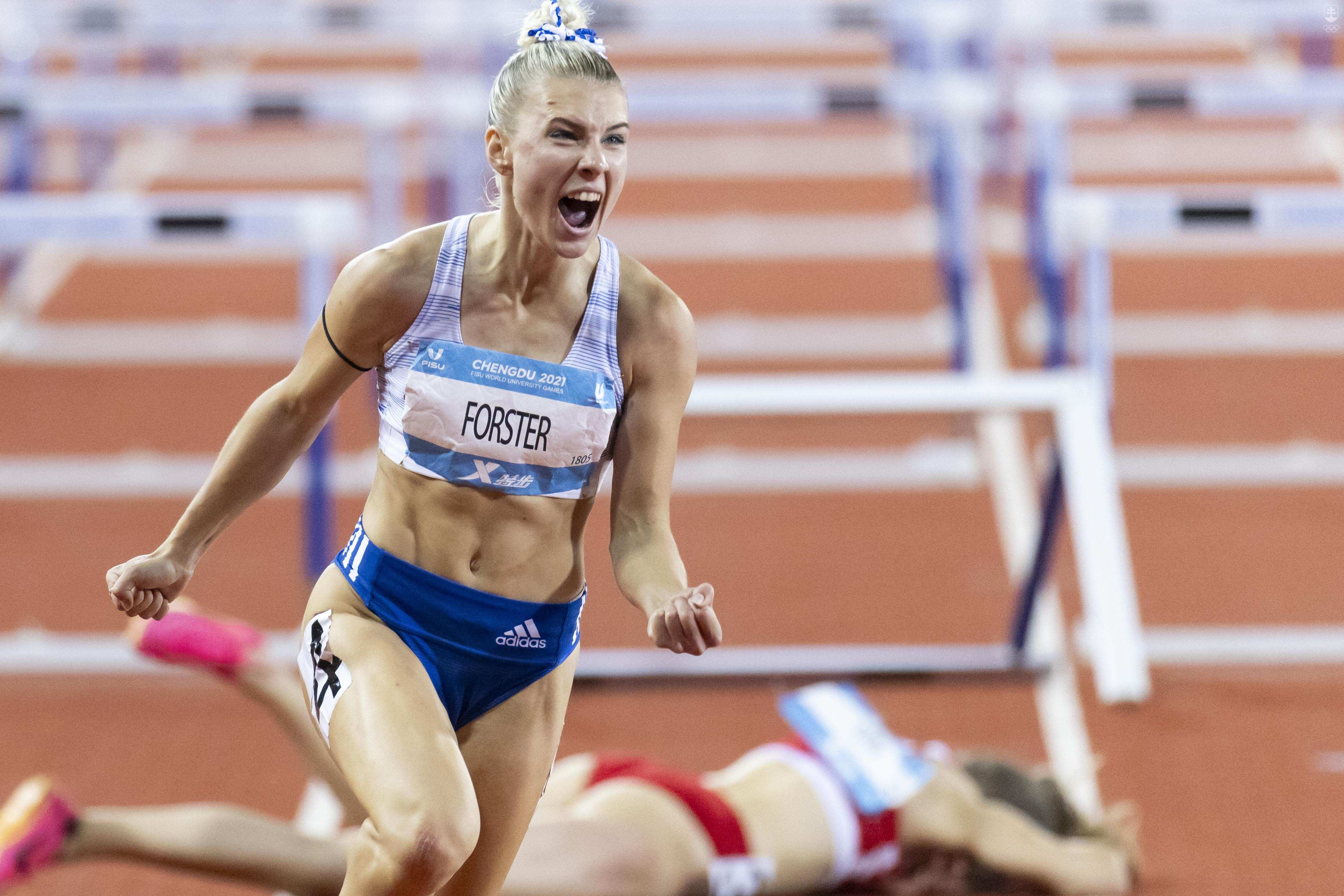 Radosť Viktórie Forsterovej po finále na 100 m prekážok na univerziáde v Čcheng-tu