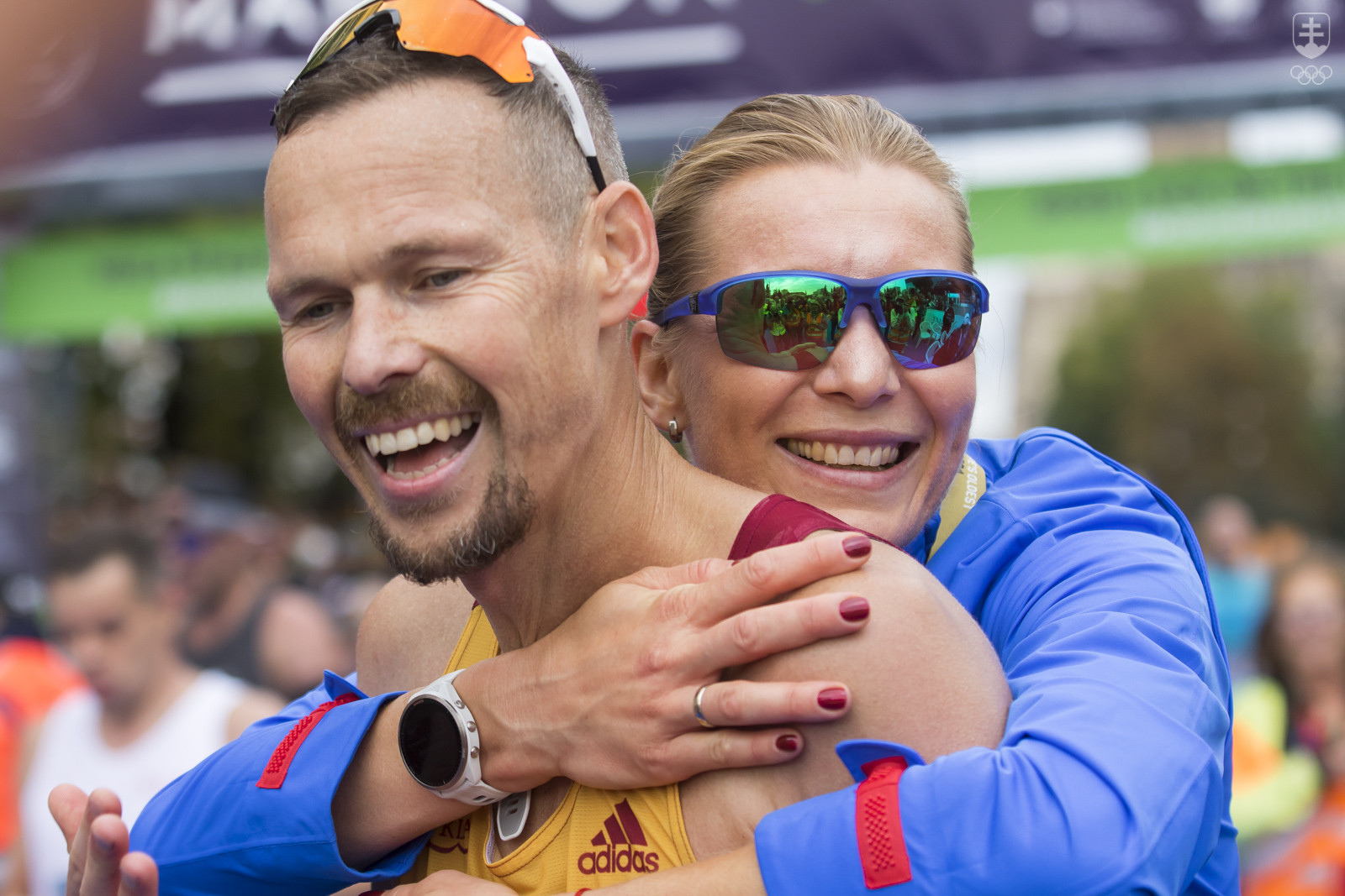 Anastasia Kuzminová a Matej Tóth v cieli 100. ročníka Medzinárodného maratónu mieru.