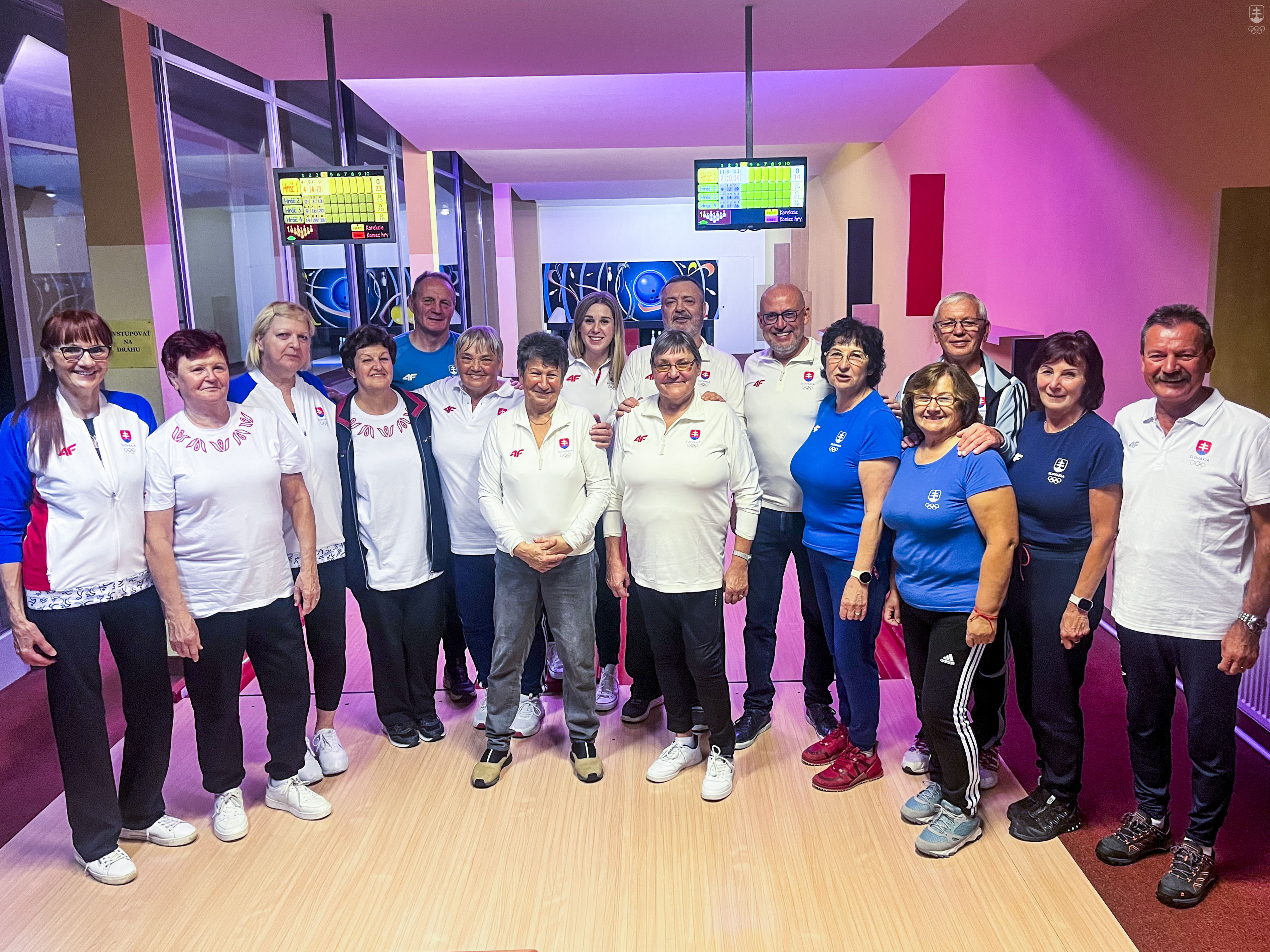 Účastníci 8. ročníka projektu Olympijské srdce pre seniorov sa v Dudinciach dobre zabavili.