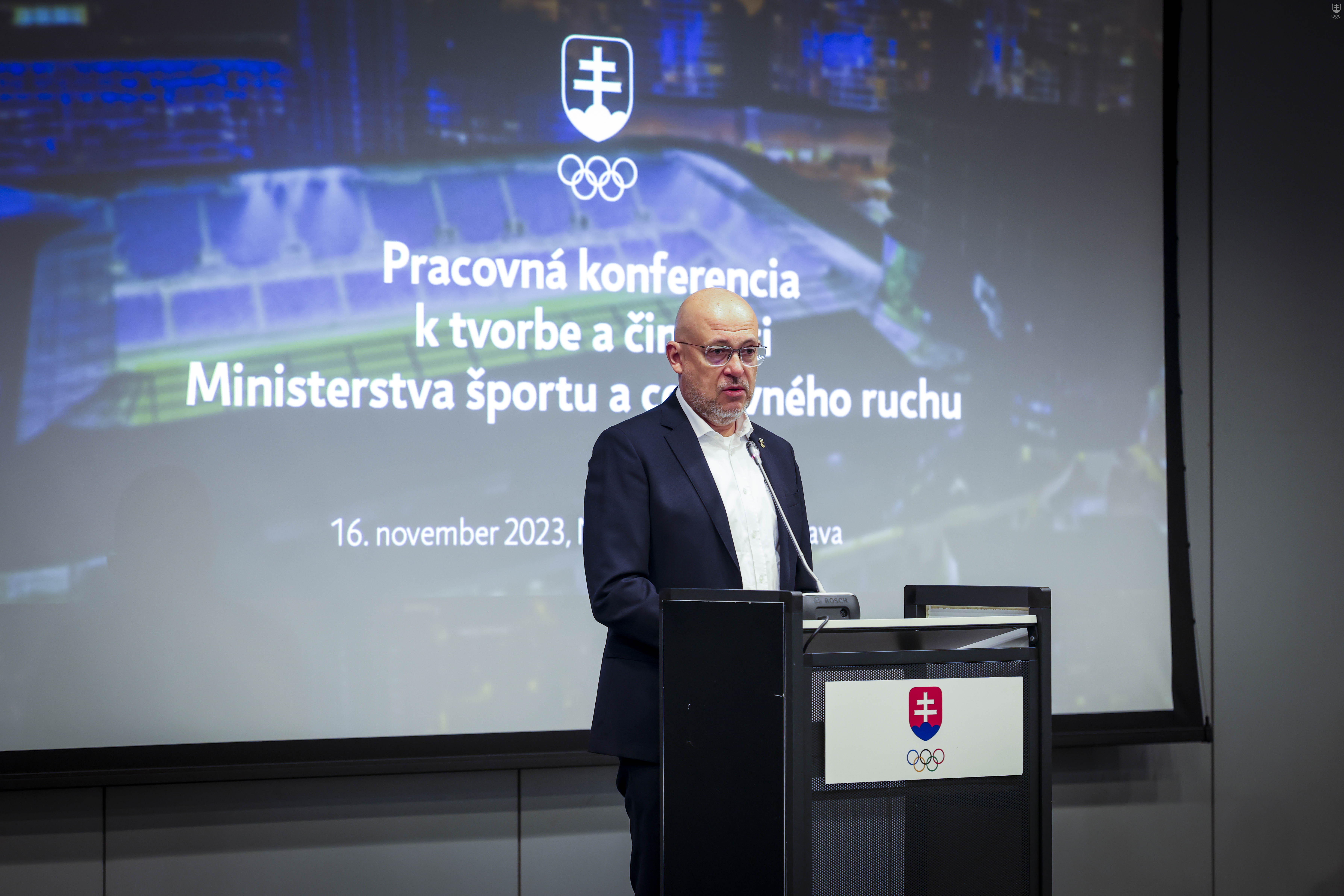 Prezident SOŠV Anton Siekel počas príhovoru na pracovnej konferencii o zámeroch ministerstva športu a cestovného ruchu 