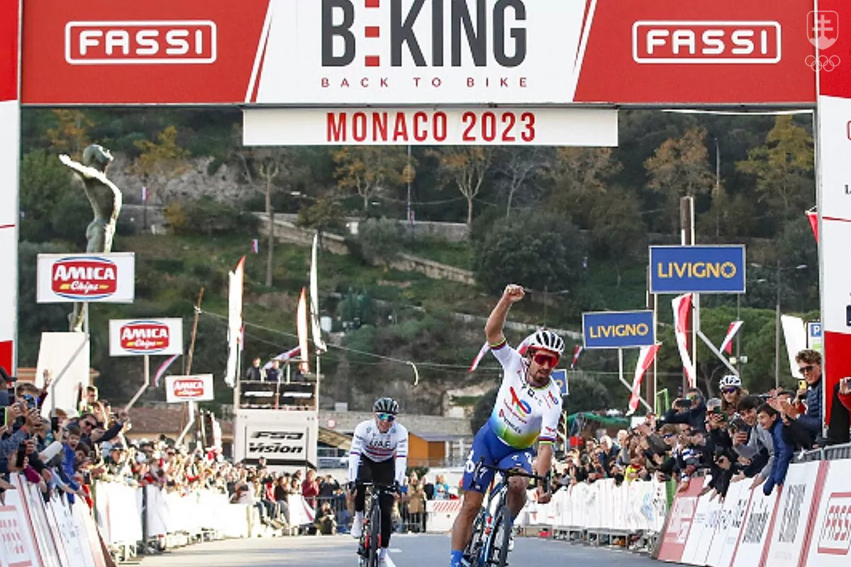 Víťazné gesto Petra Sagana na Beking v Monaku.
