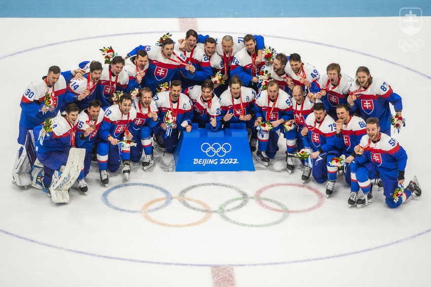 Bronzové družstvo hokejistov SR na ZOH 2022 v Pekingu
